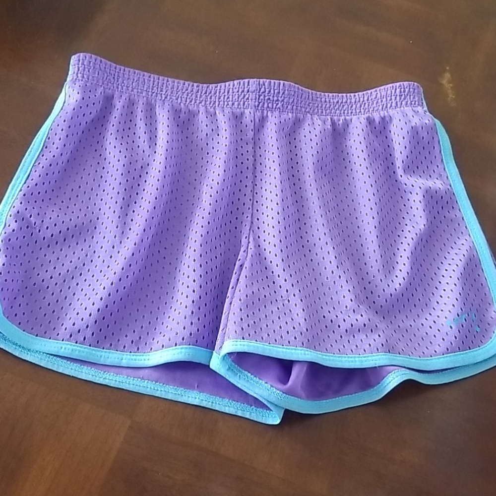 Shorts - Picture 2 of 3